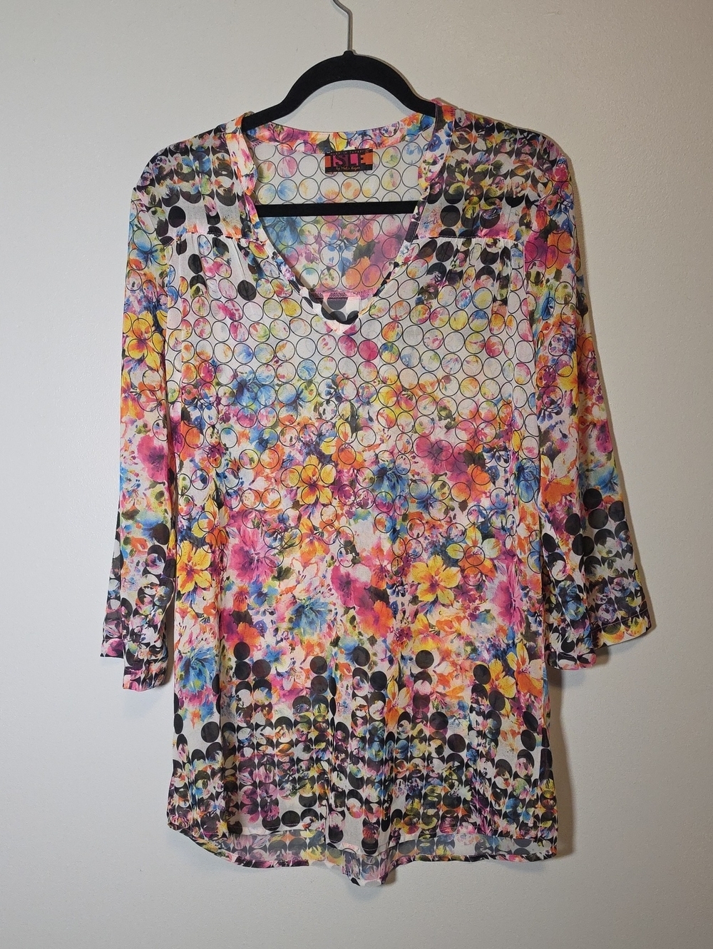 Floral V-Neck Tunic Top in Multicolor